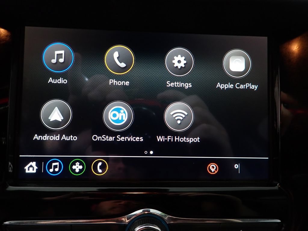 Used 2018 Chevrolet Trax LT w/ LT Convenience Package FWD image 3