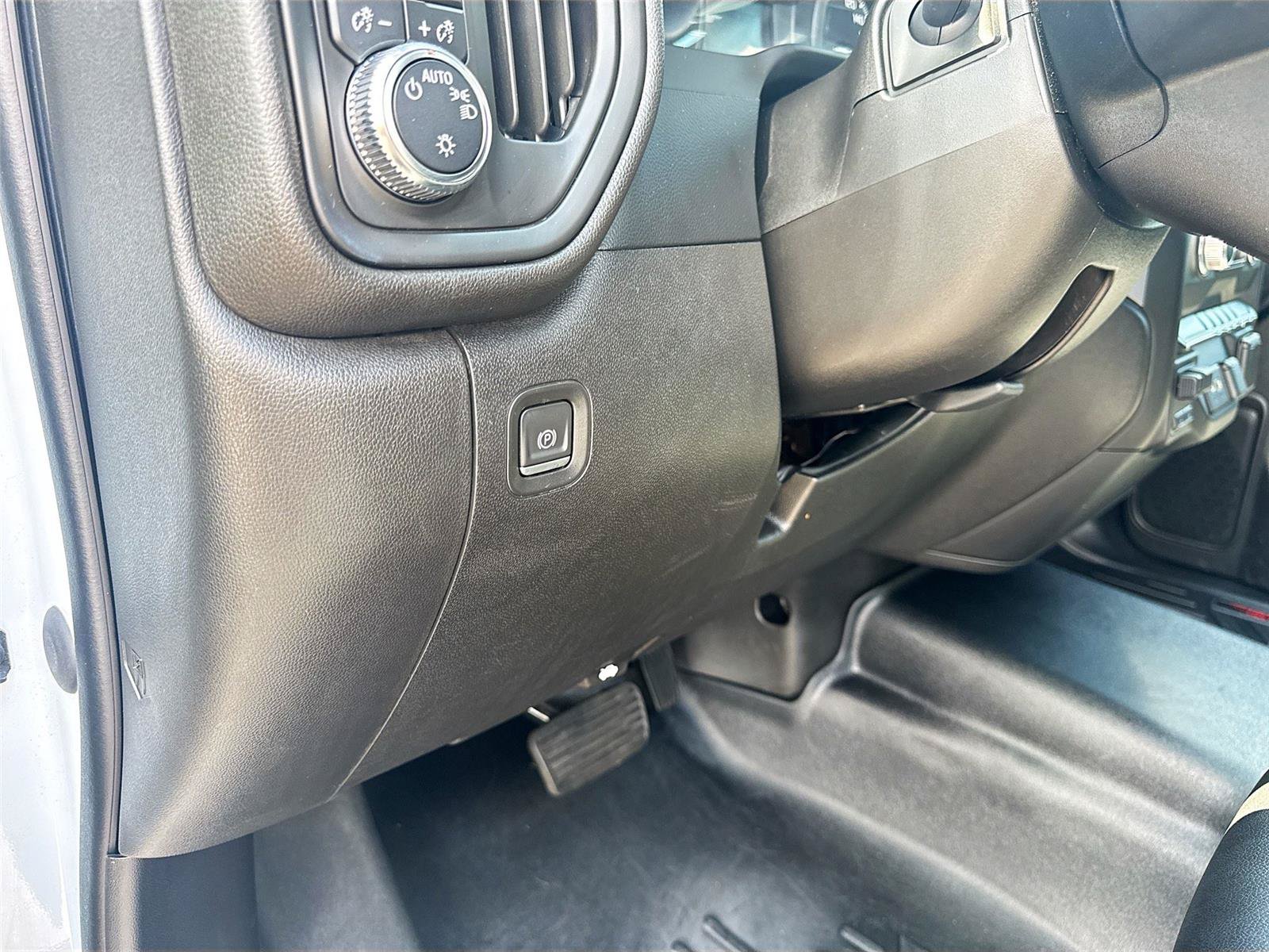 Used 2022 GMC Sierra 3500 Pro w/ Fleet Convenience Package AWD/4WD image 6