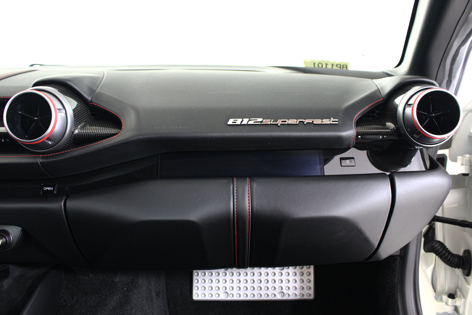 Used 2020 Ferrari 812 Superfast RWD image 47