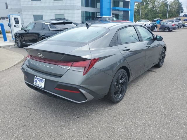 New 2026 Hyundai Elantra SEL Sport FWD image 4