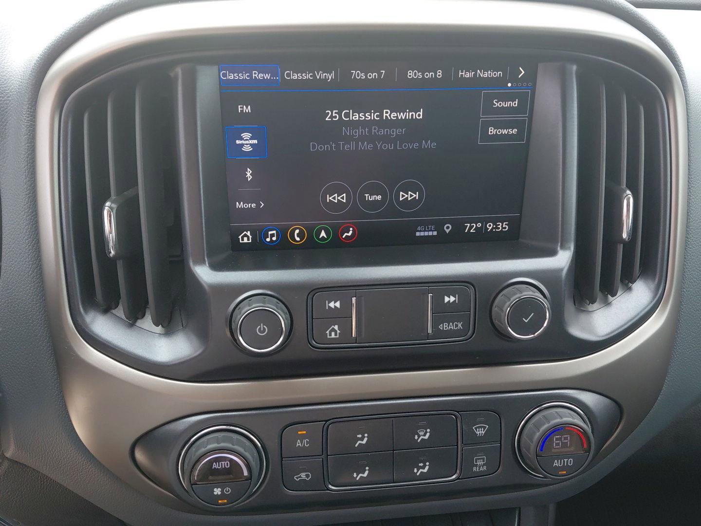 Used 2021 Chevrolet Colorado Z71 w/ Z71 Midnight Edition AWD/4WD image 29