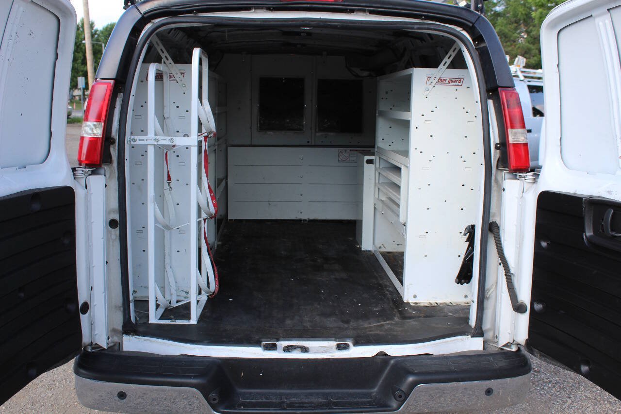 Used 2015 Chevrolet Express 3500 RWD image 19