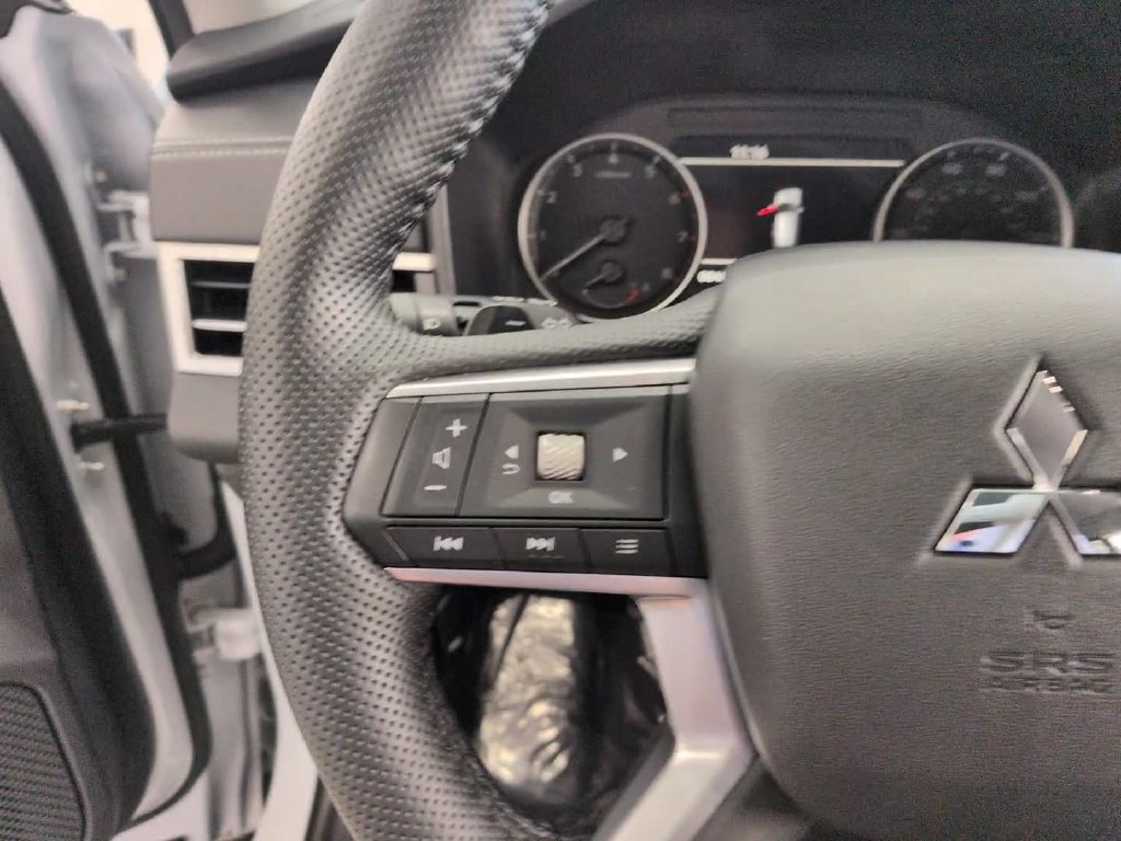 New 2026 Mitsubishi Outlander SE AWD/4WD image 19