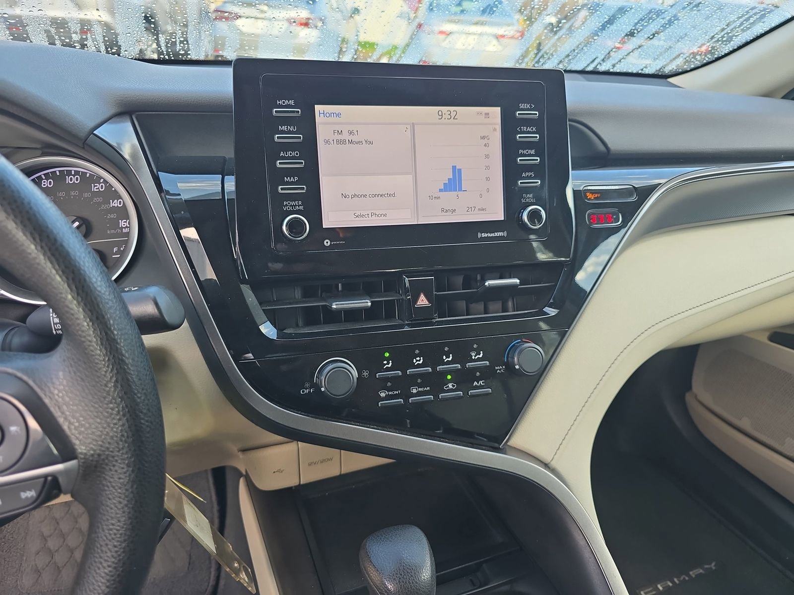 Used 2021 Toyota Camry LE image 23