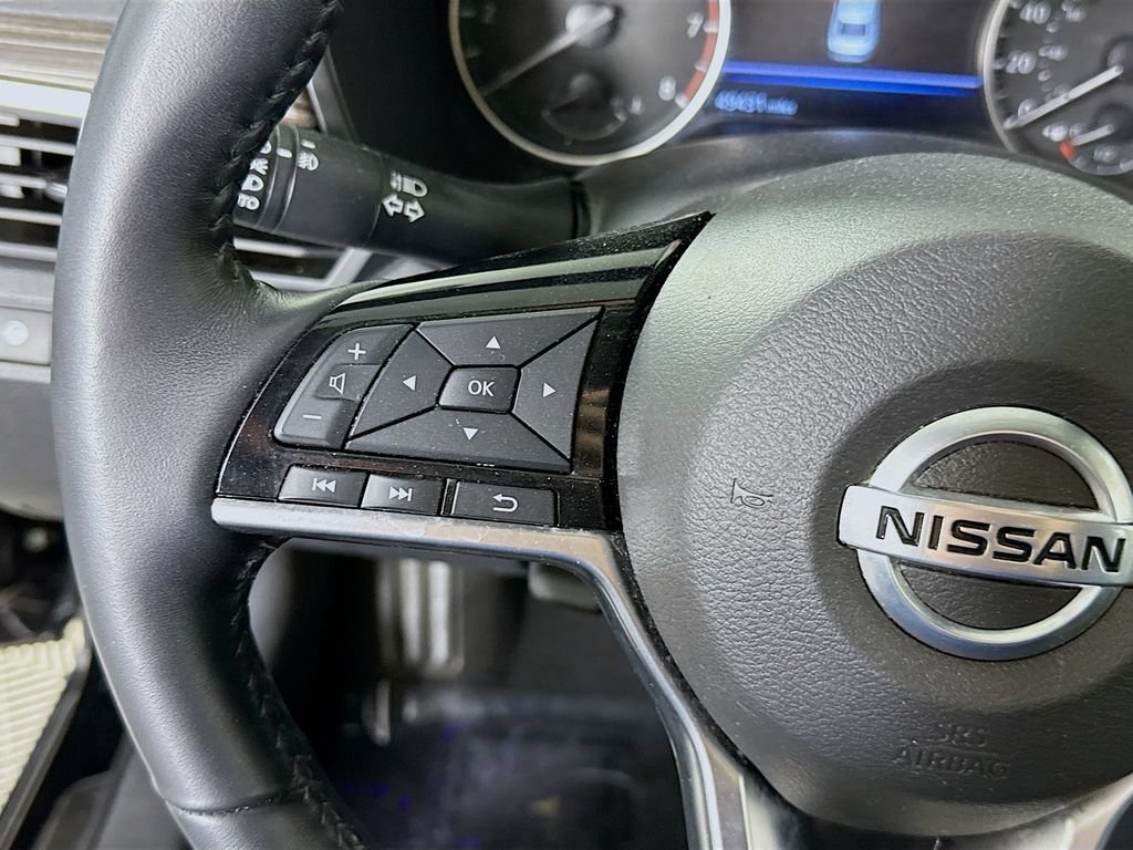 Certified 2019 Nissan Altima 2.0 Platinum FWD image 23