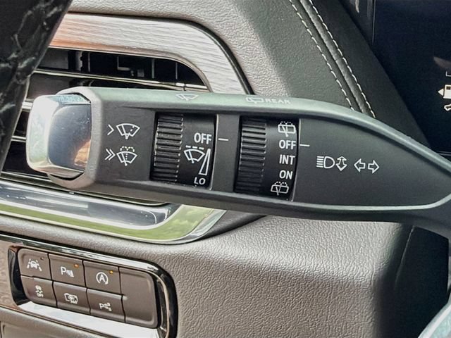 Used 2026 GMC Yukon Denali w/ Sun & Power Step Package RWD image 38
