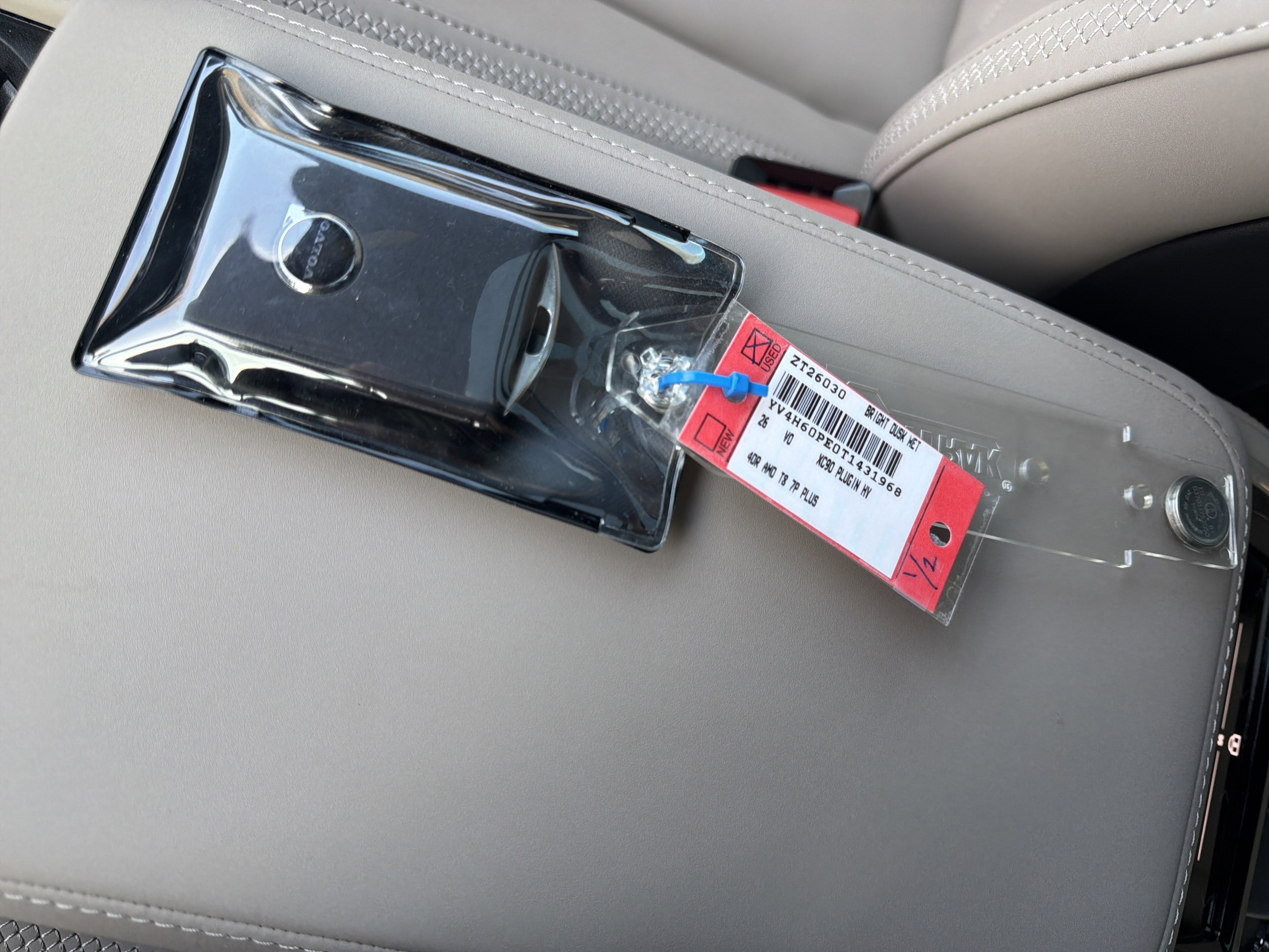 Used 2026 Volvo XC90 T8 Plus w/ Protection Package Premier image 38