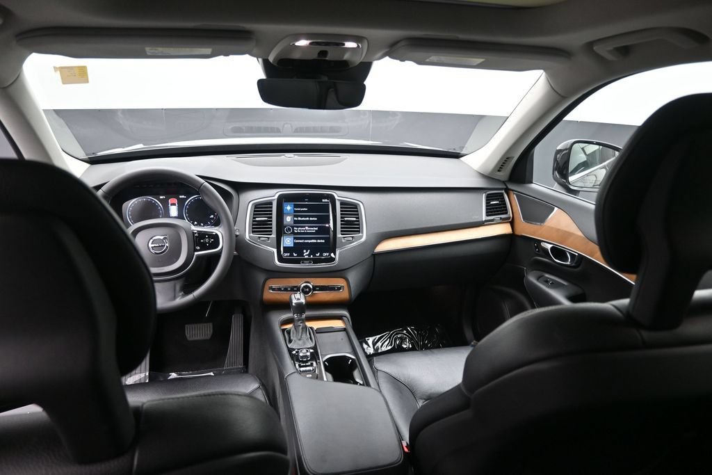 Used 2021 Volvo XC90 T6 Momentum AWD/4WD image 14