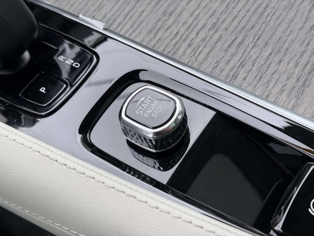 Used 2023 Volvo XC90 B6 Plus w/ Protection Package Premier AWD/4WD image 8