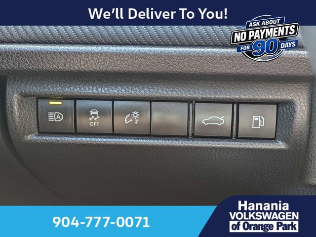 Used 2025 Toyota Camry SE w/ Convenience Package FWD image 23