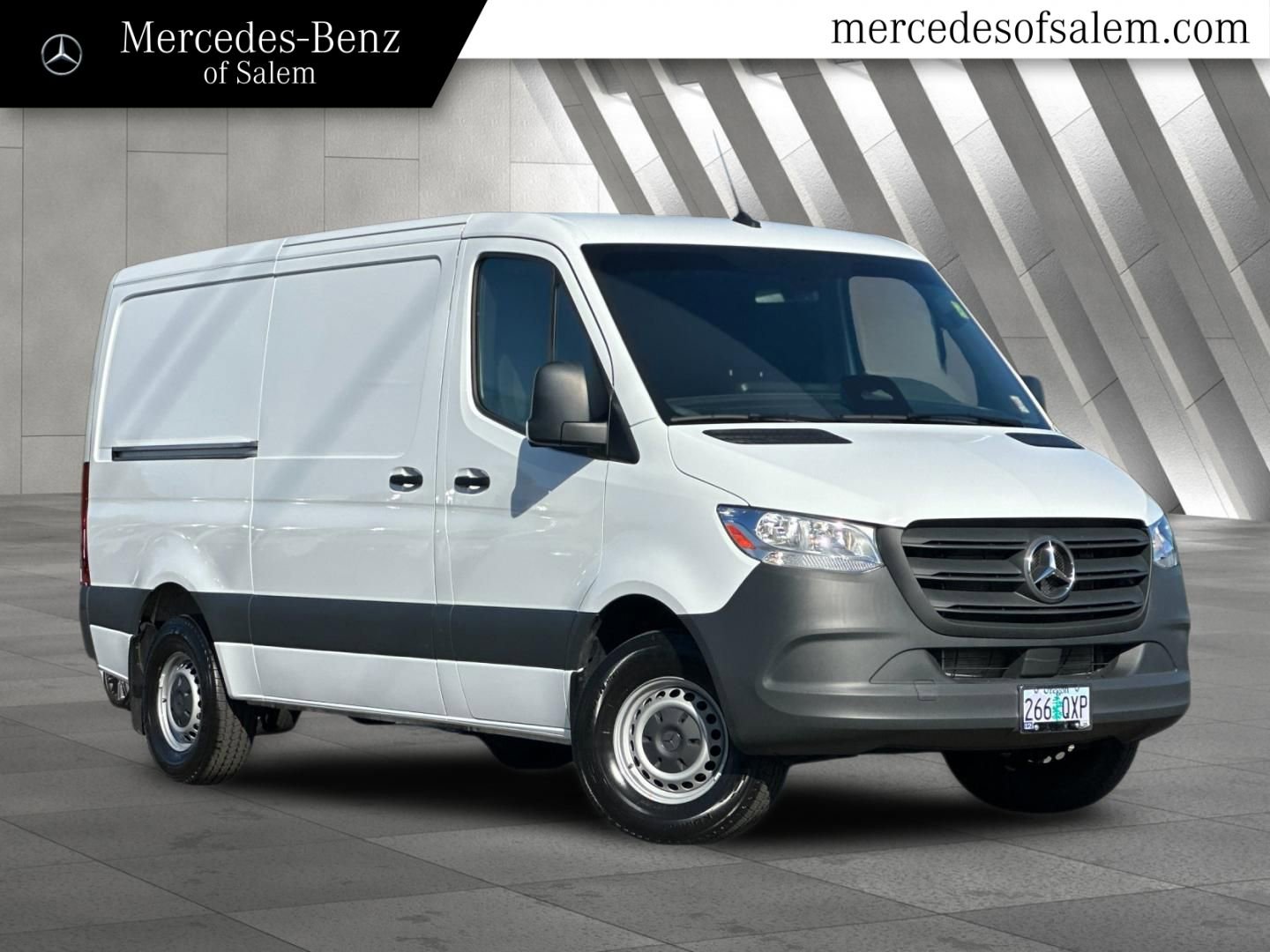 Used 2025 Mercedes-Benz Sprinter 2500 image 1