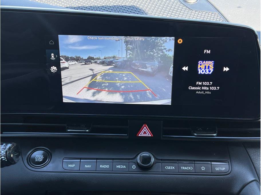 Used 2025 Hyundai Elantra SEL FWD image 14