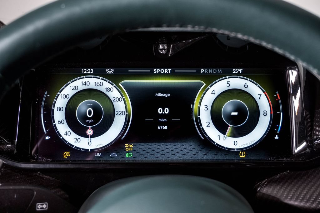 Used 2025 Aston Martin V8 Vantage Coupe RWD image 27