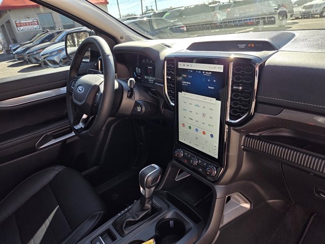 Used 2025 Ford Ranger Lariat w/ Trailer Tow Package image 8