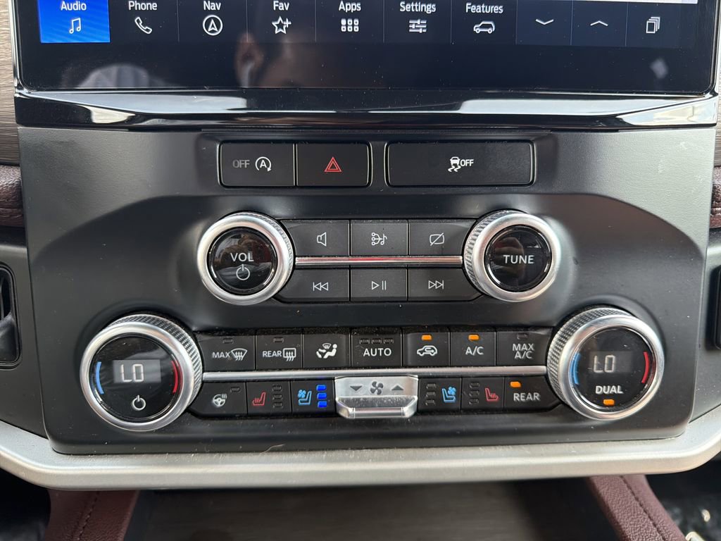 Used 2024 Ford Expedition Max Limited image 31