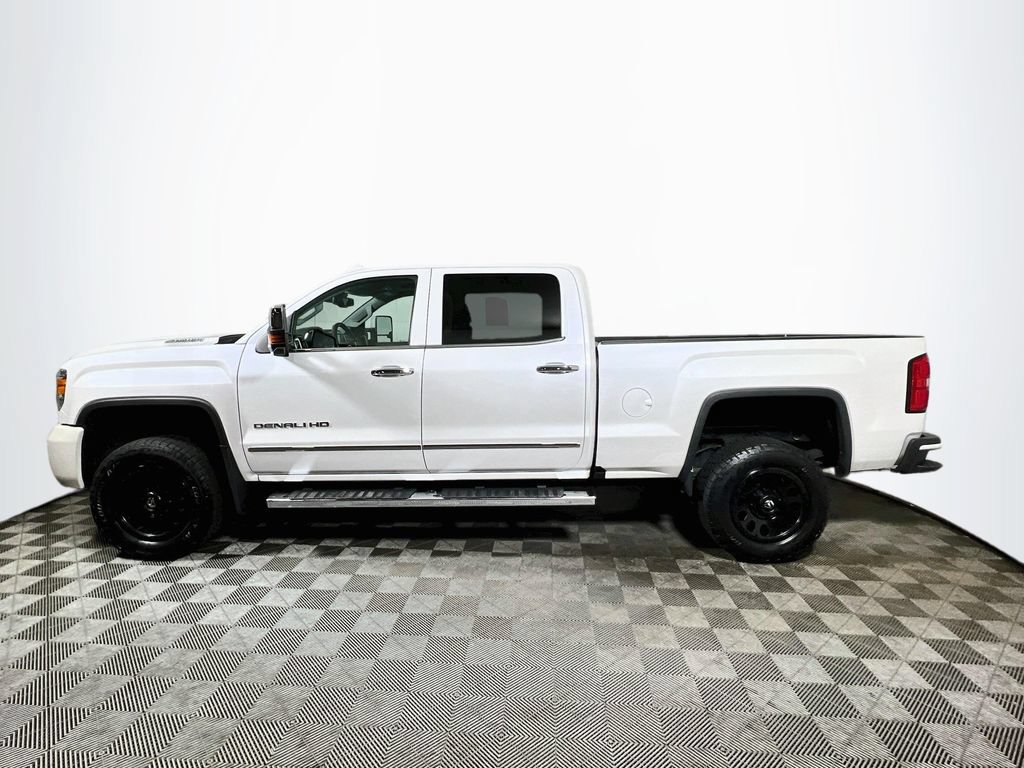 Used 2018 GMC Sierra 2500 Denali AWD/4WD image 4