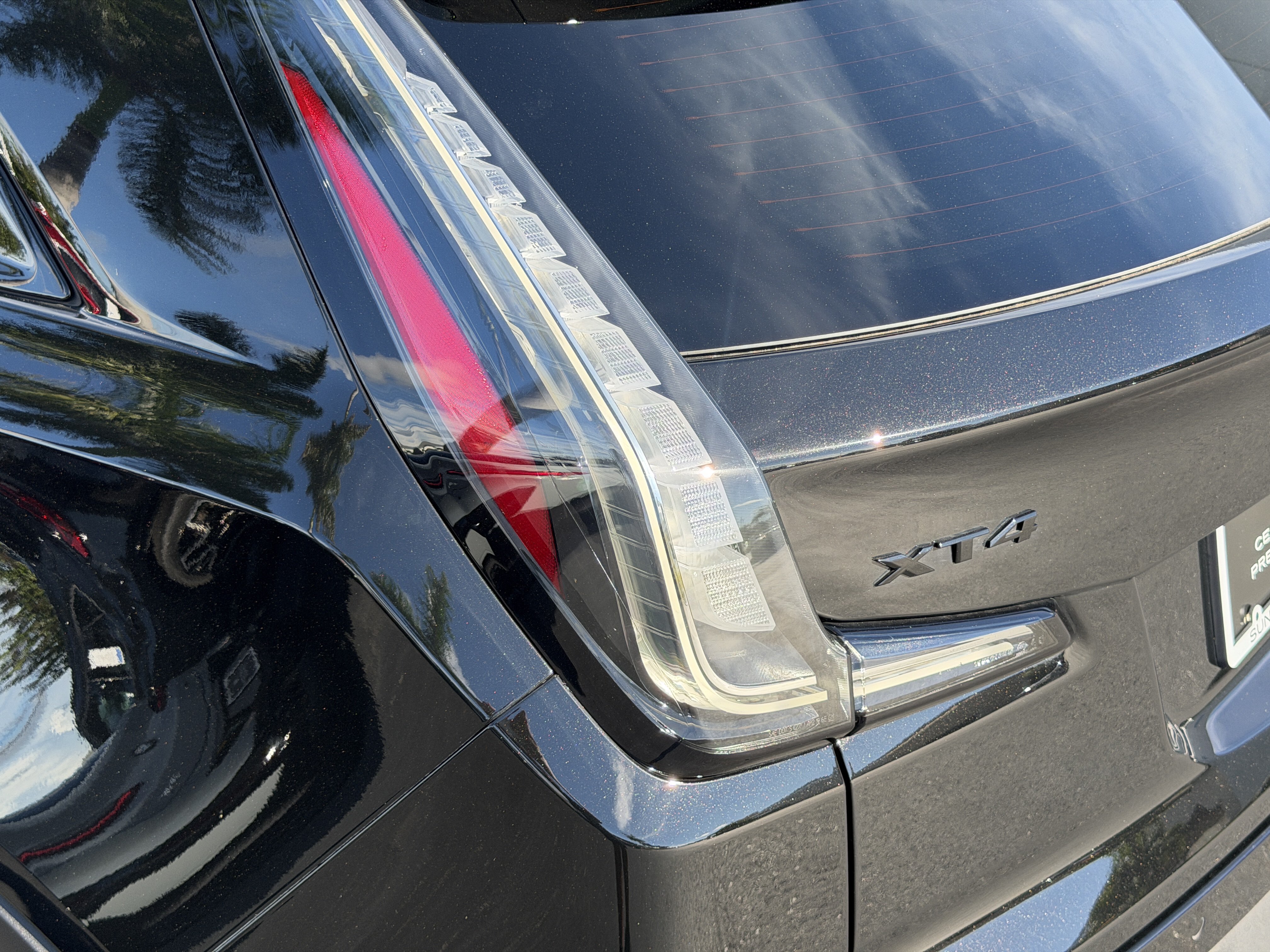Certified 2023 Cadillac XT4 Sport FWD image 10