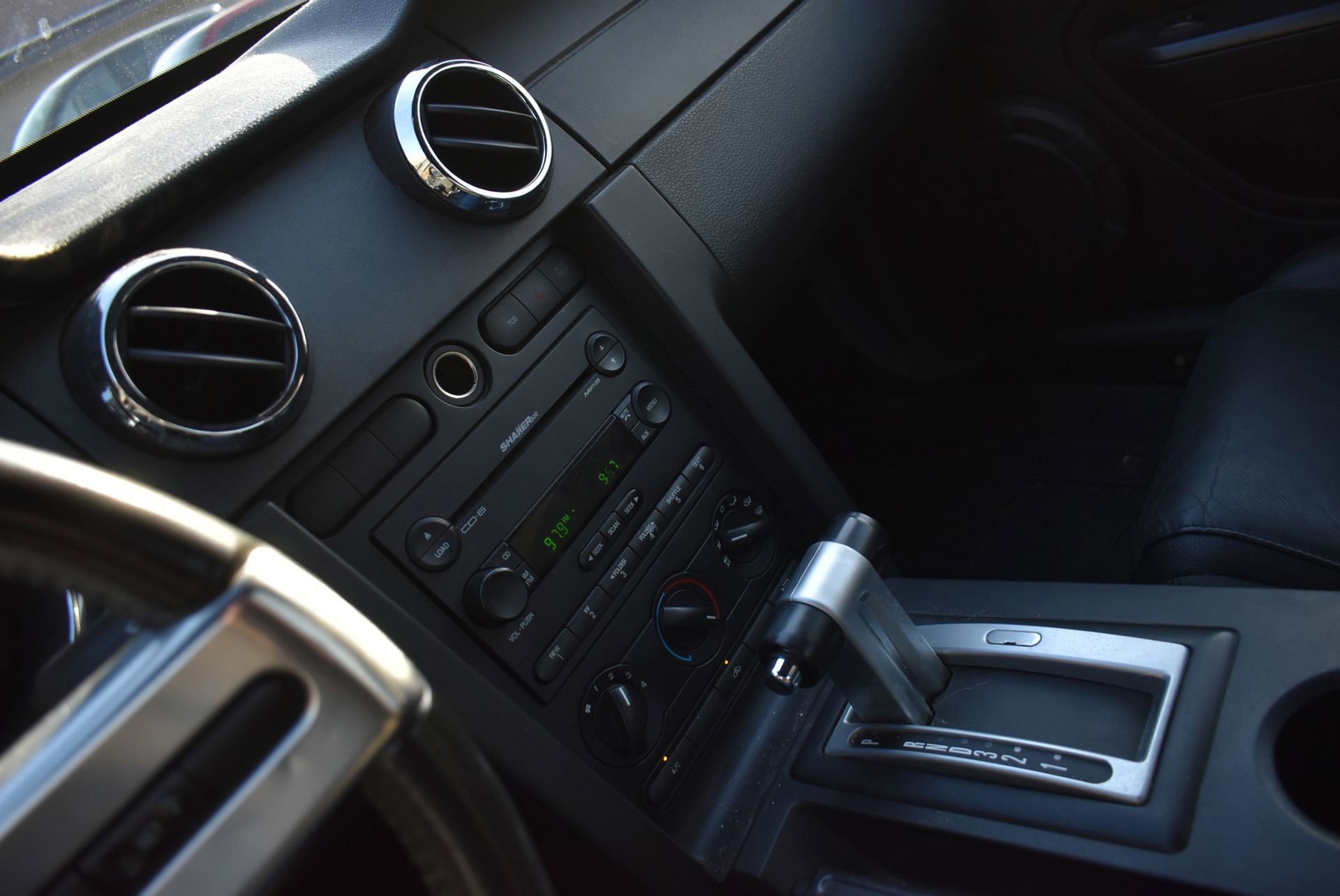 Used 2006 Ford Mustang GT image 18