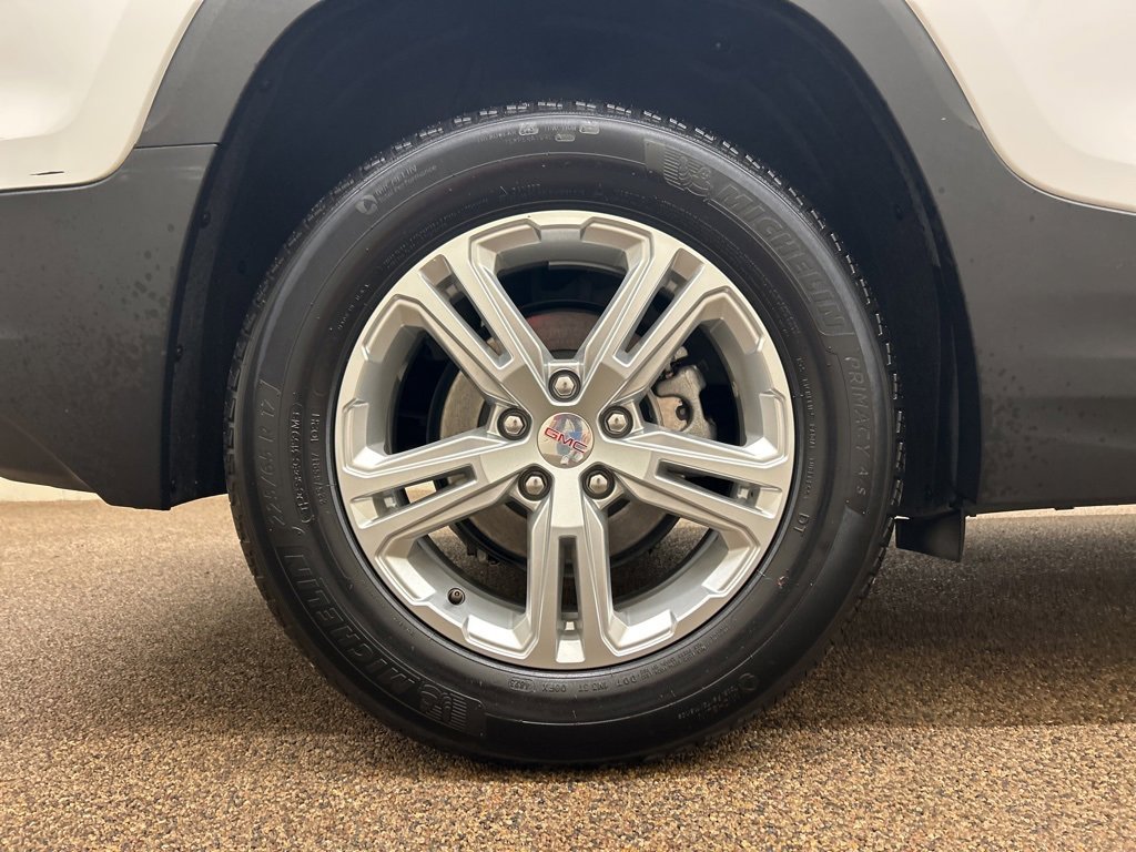 Used 2024 GMC Terrain SLE image 27