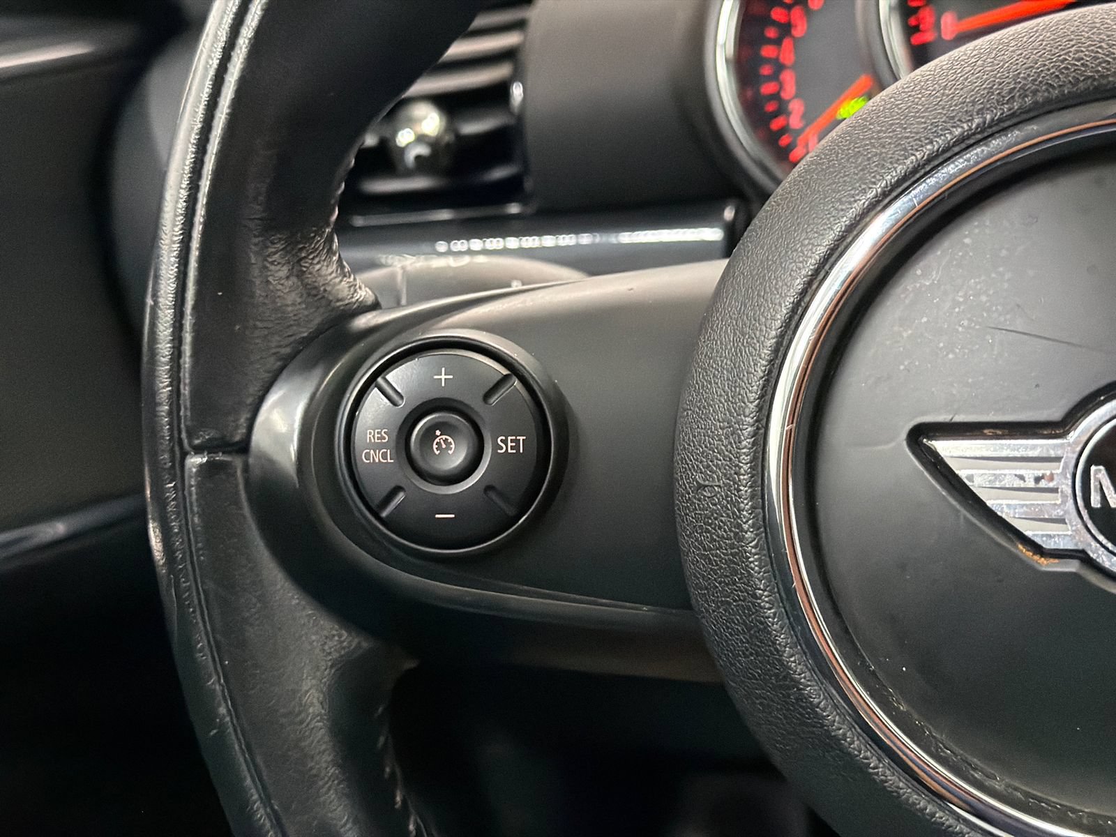 Used 2016 MINI Cooper Clubman FWD image 24