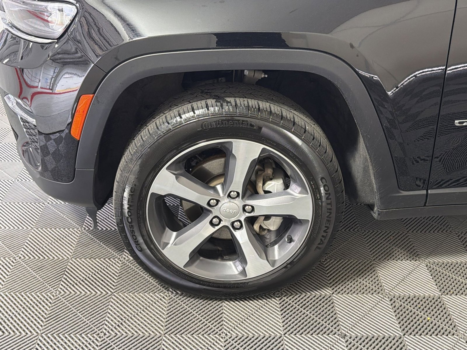 Used 2023 Jeep Grand Cherokee Limited image 12