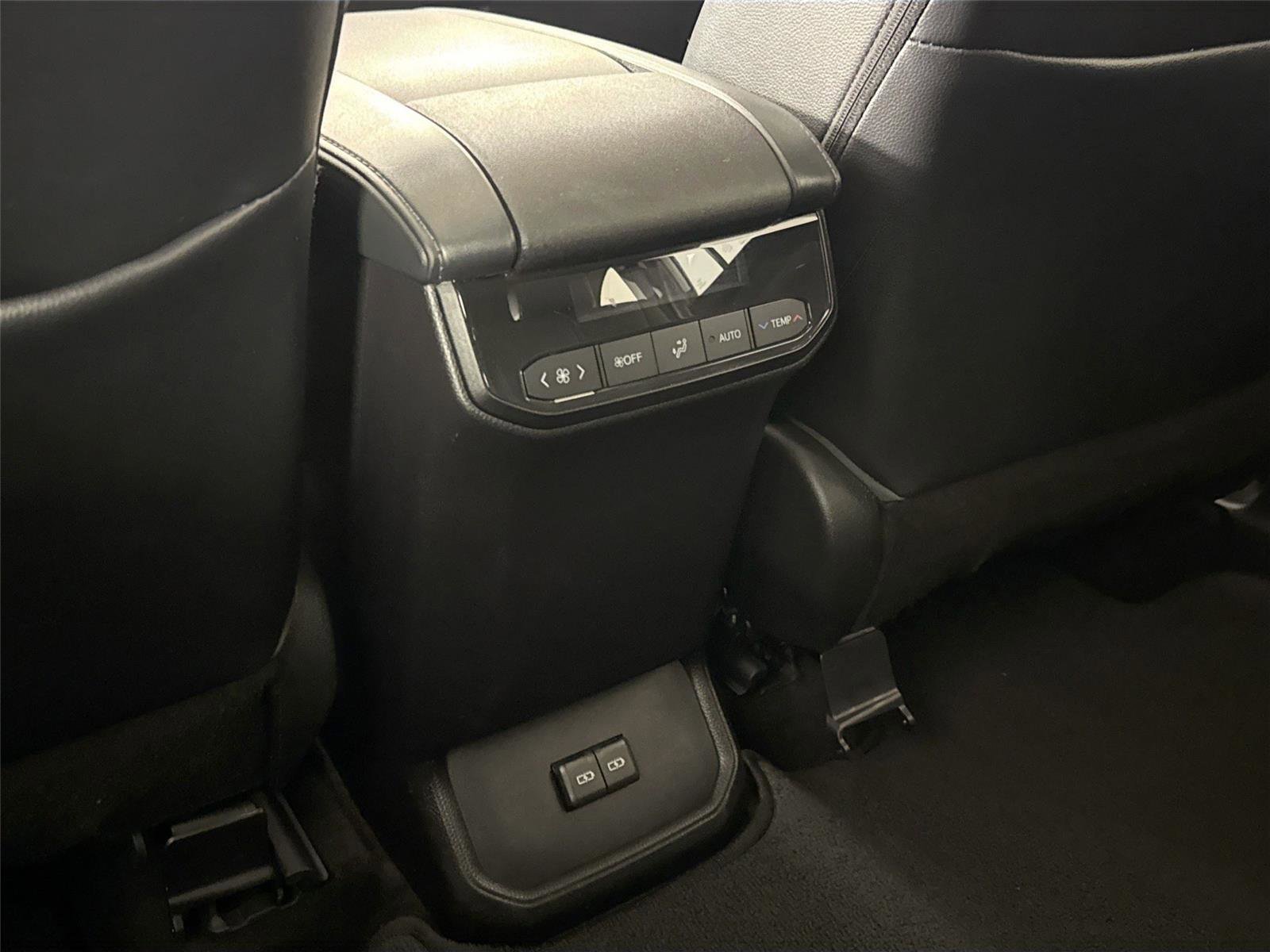 Certified 2023 Toyota Highlander XSE image 35