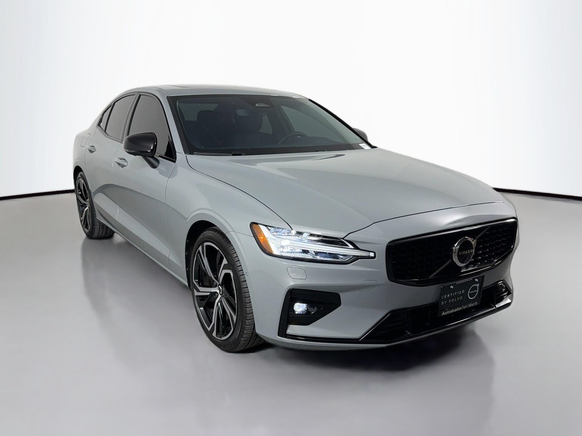Certified 2024 Volvo S60 B5 Plus w/ Climate Package FWD image 3
