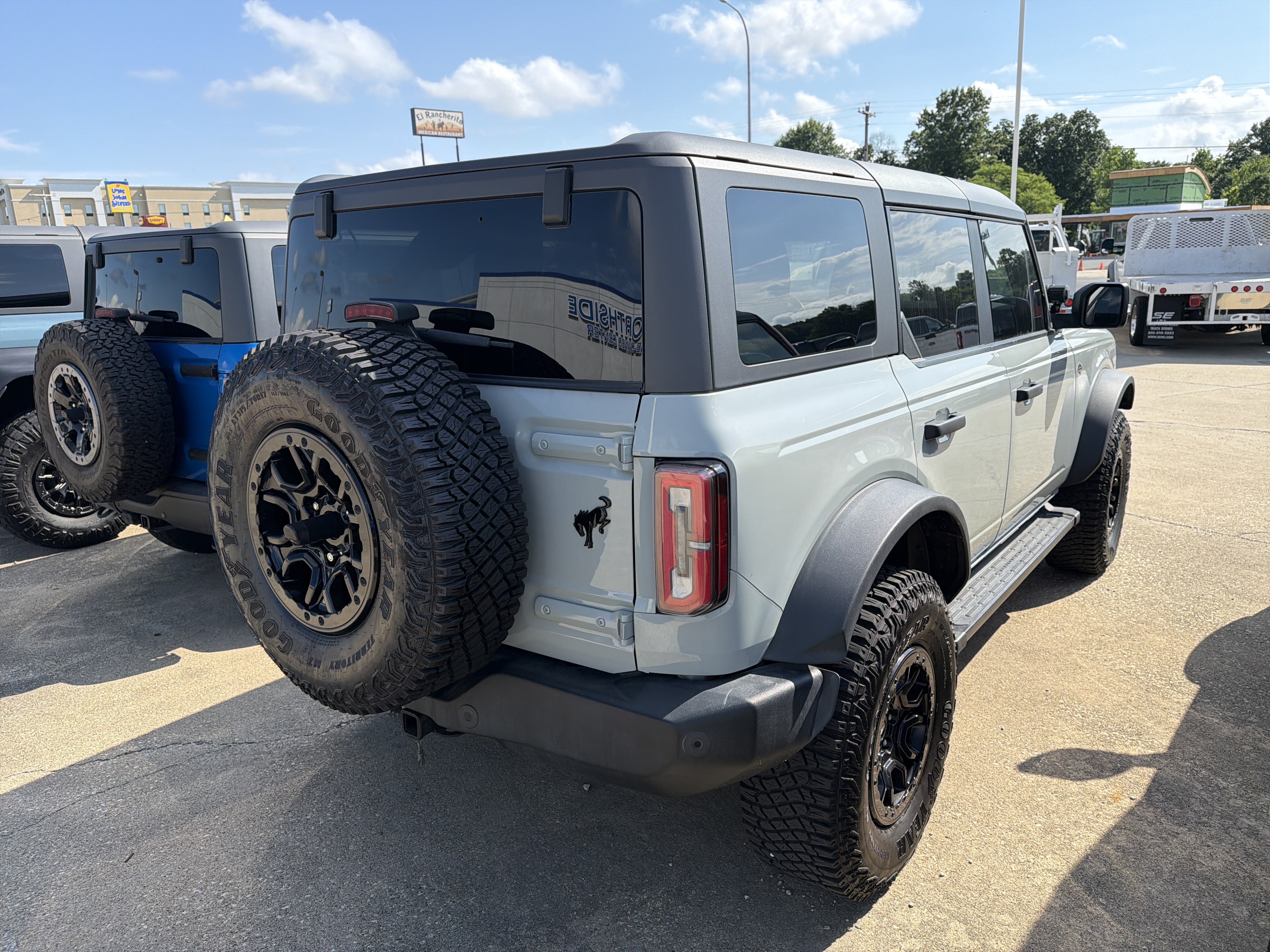 Used 2022 Ford Bronco Wildtrak AWD/4WD image 3