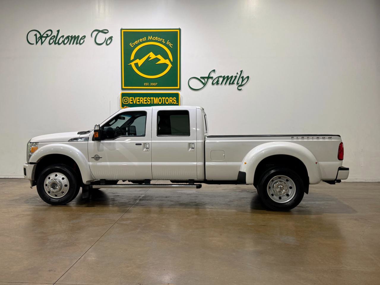 Used 2016 Ford F450 Platinum w/ FX4 Off Road Package AWD/4WD image 5