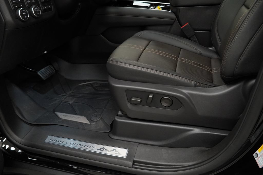 New 2026 Chevrolet Tahoe High Country AWD/4WD image 26