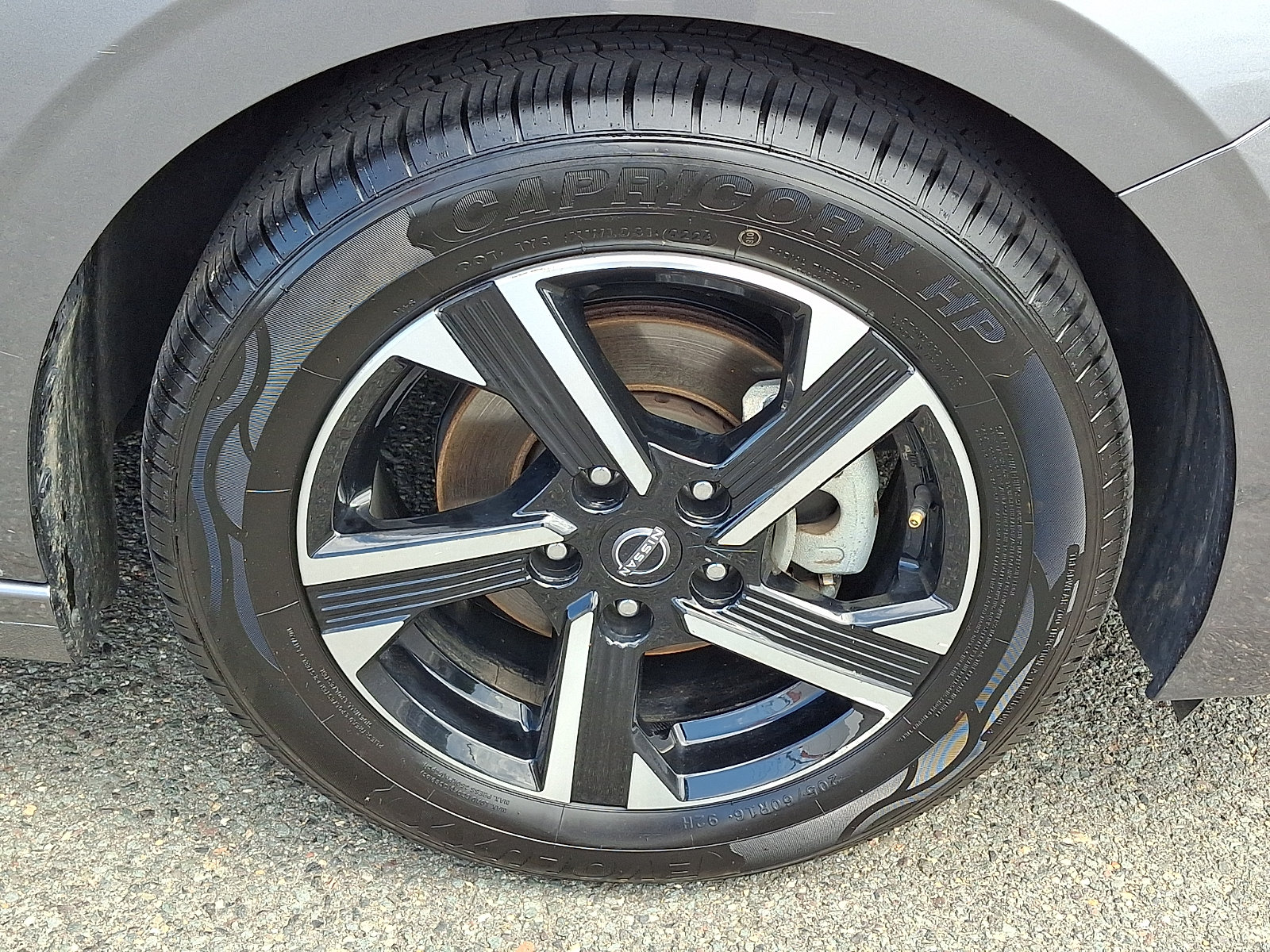 Used 2024 Nissan Sentra SV FWD image 9