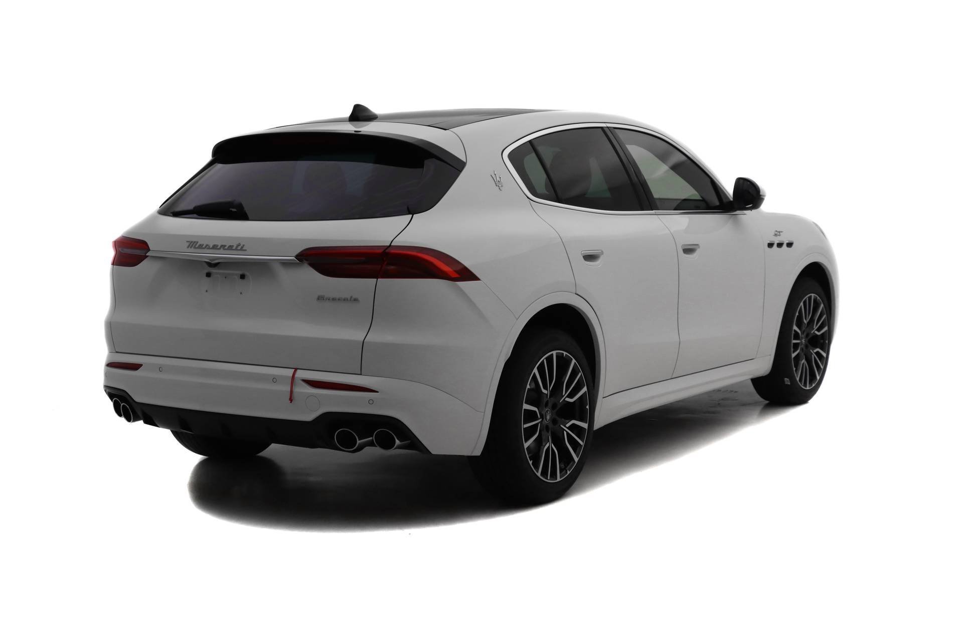 New 2024 Maserati Grecale GT image 4