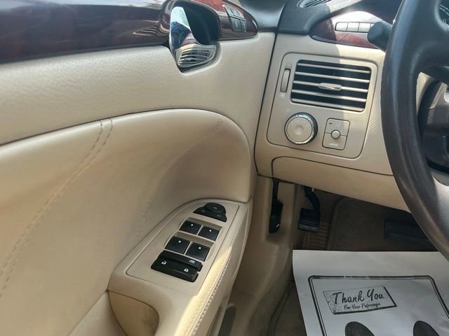 Used 2010 Buick Lucerne CXL FWD image 22