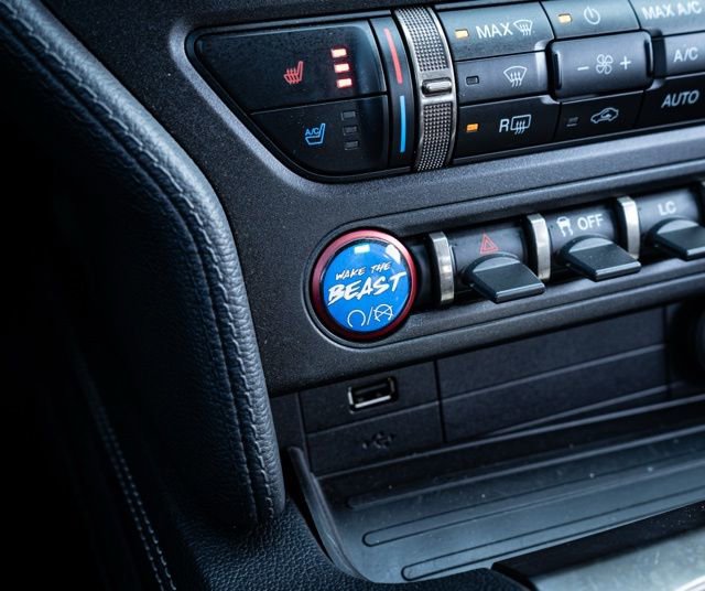 Used 2020 Ford Mustang Shelby GT350 w/ Technology Package image 28