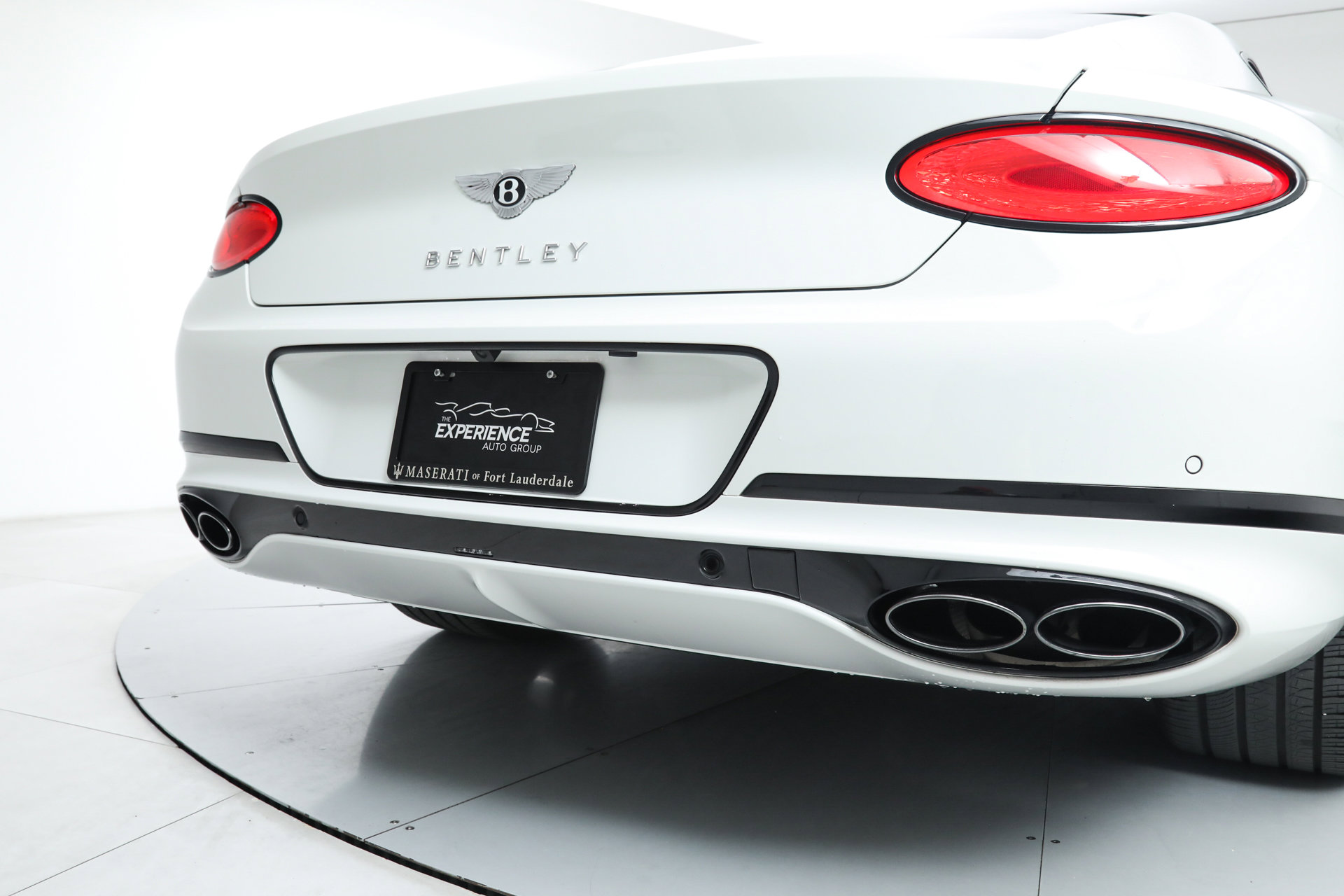 Used 2021 Bentley Continental GT V8 image 12