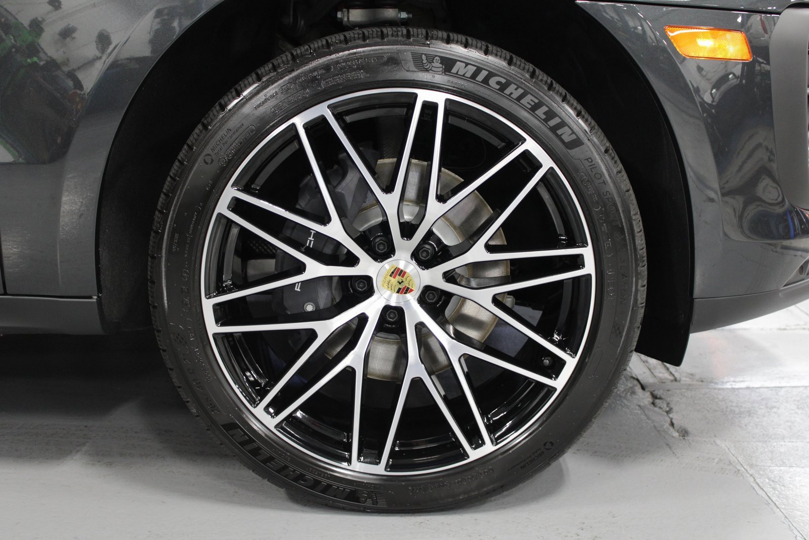 New 2026 Porsche Macan image 14