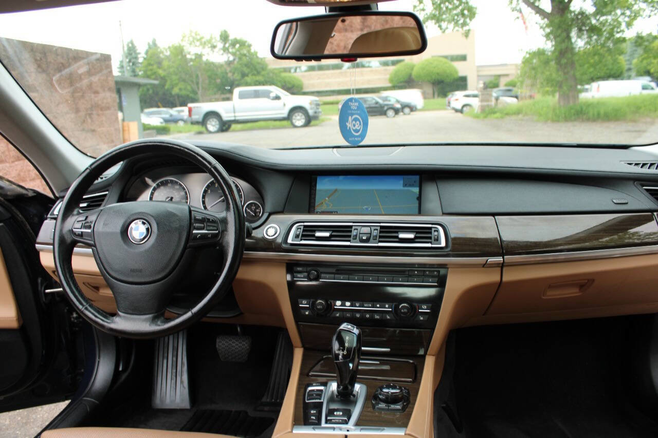 Used 2011 BMW 750Li xDrive AWD/4WD image 15