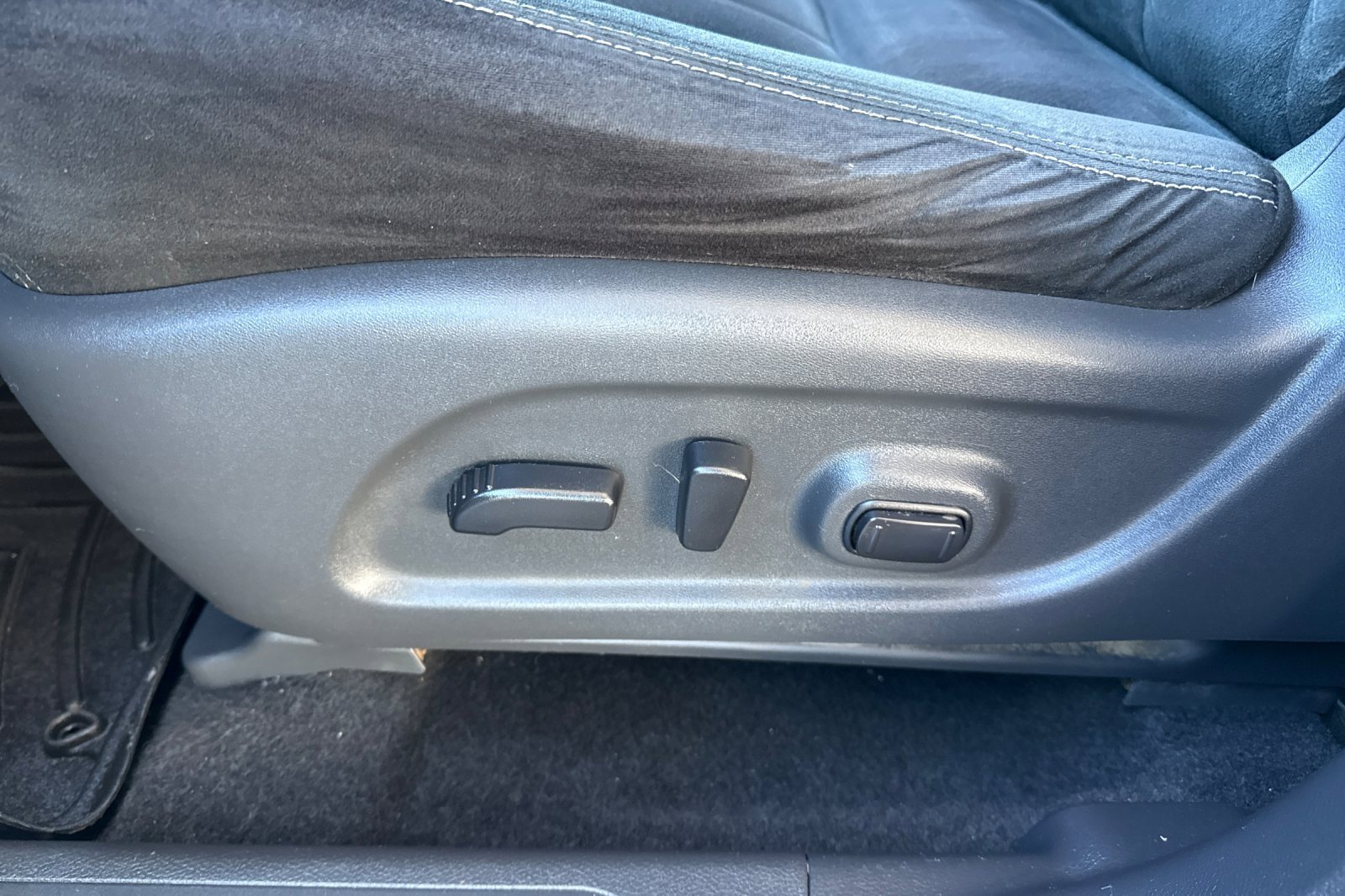 Used 2018 Nissan Murano SV image 14