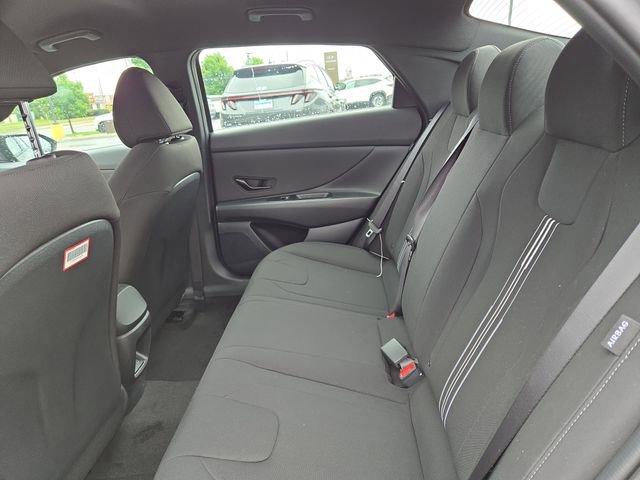 New 2025 Hyundai Elantra SEL image 27