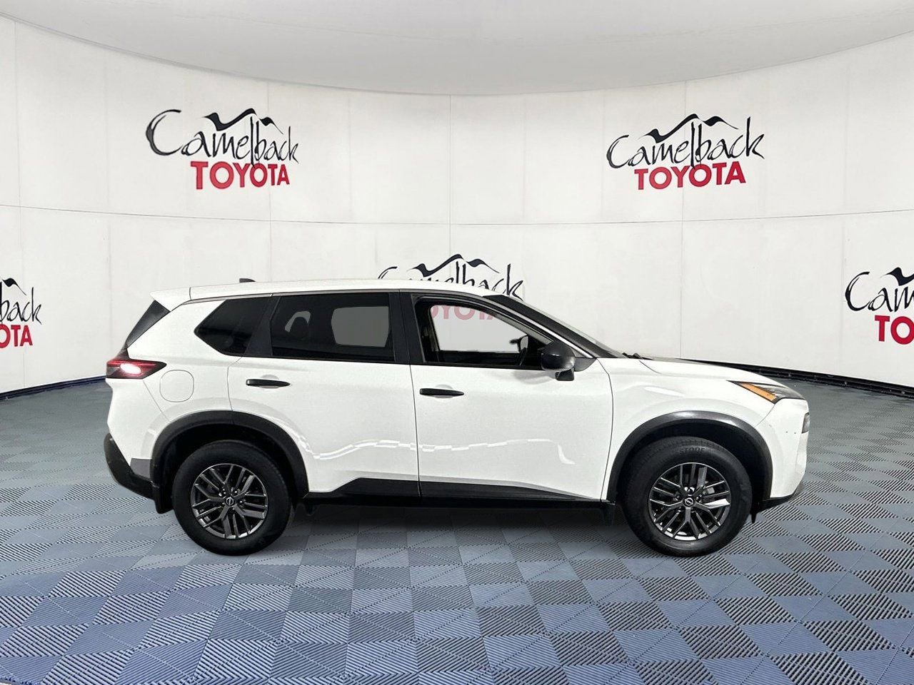 Used 2022 Nissan Rogue S FWD image 8