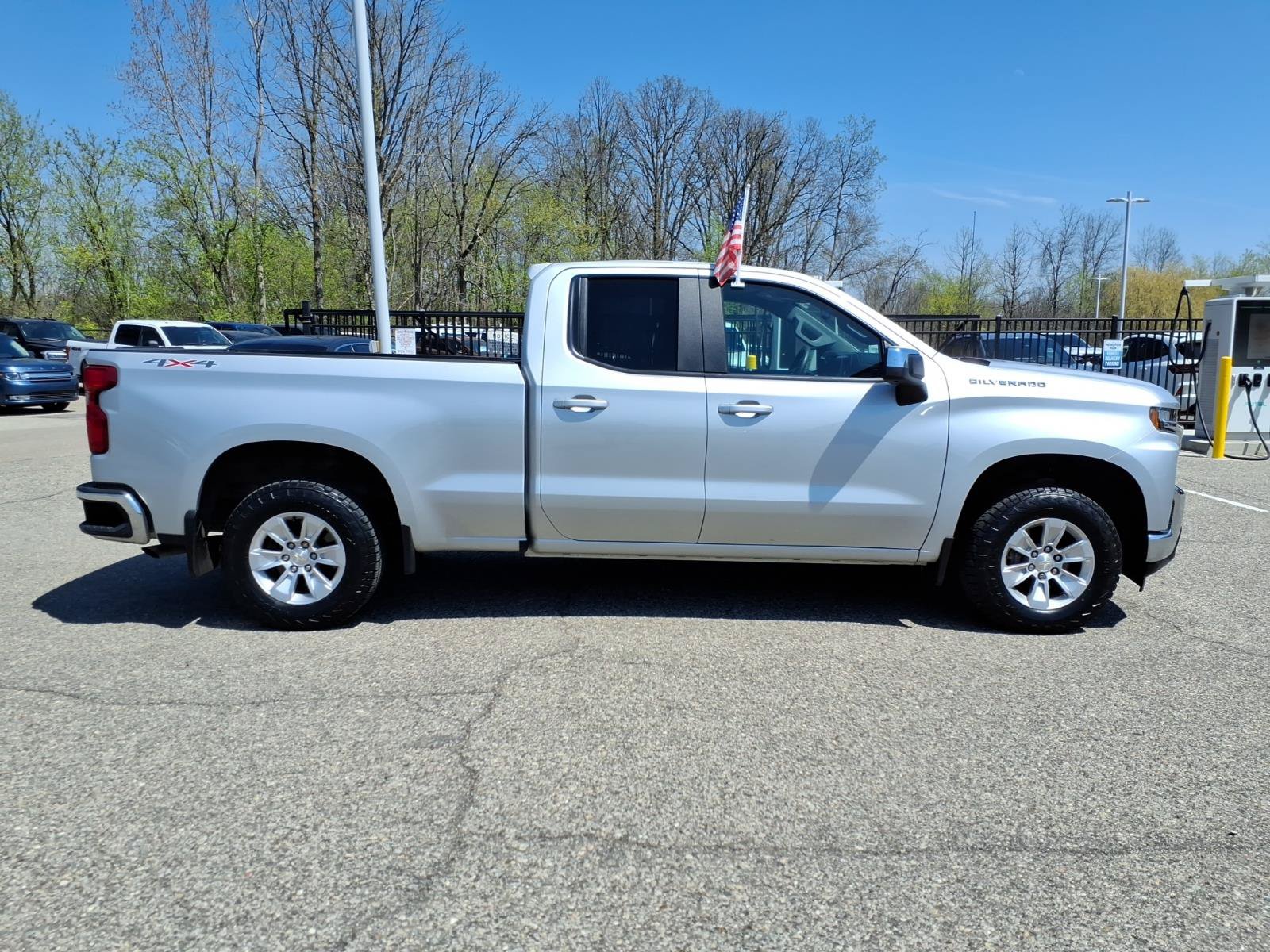 Used 2019 Chevrolet Silverado 1500 LT AWD/4WD image 9