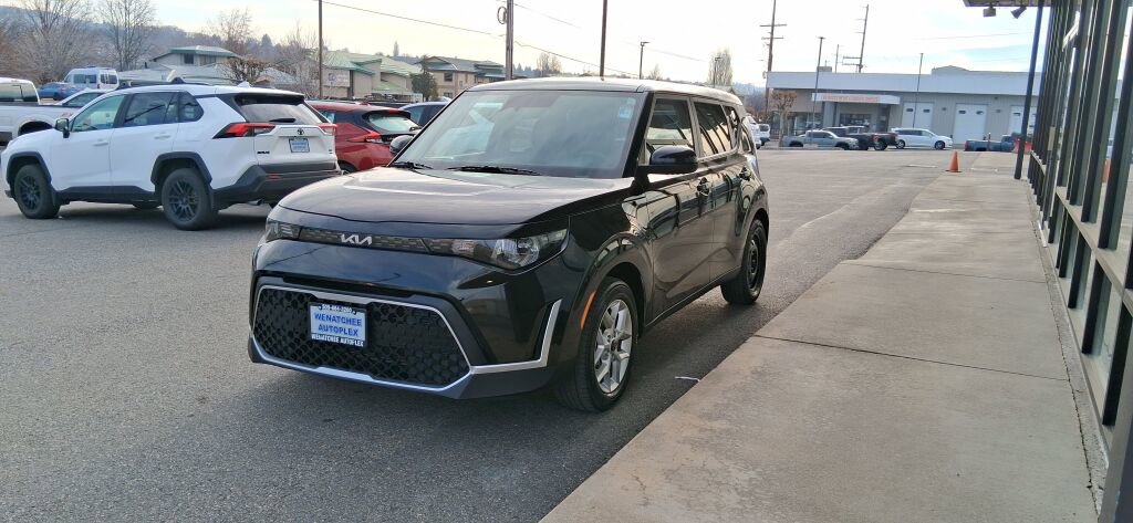 Used 2023 Kia Soul LX w/ Option Group 015 FWD image 6