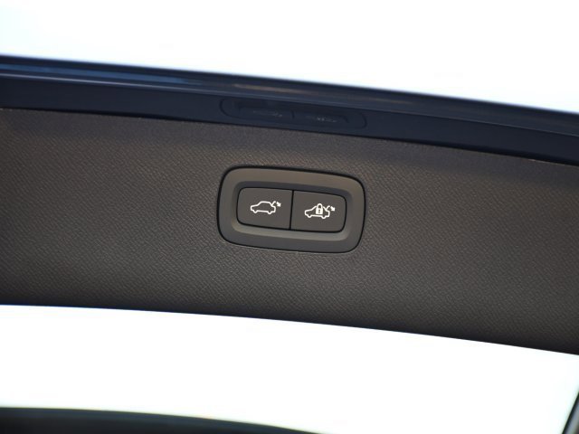 New 2026 Volvo XC90 B5 Plus image 32