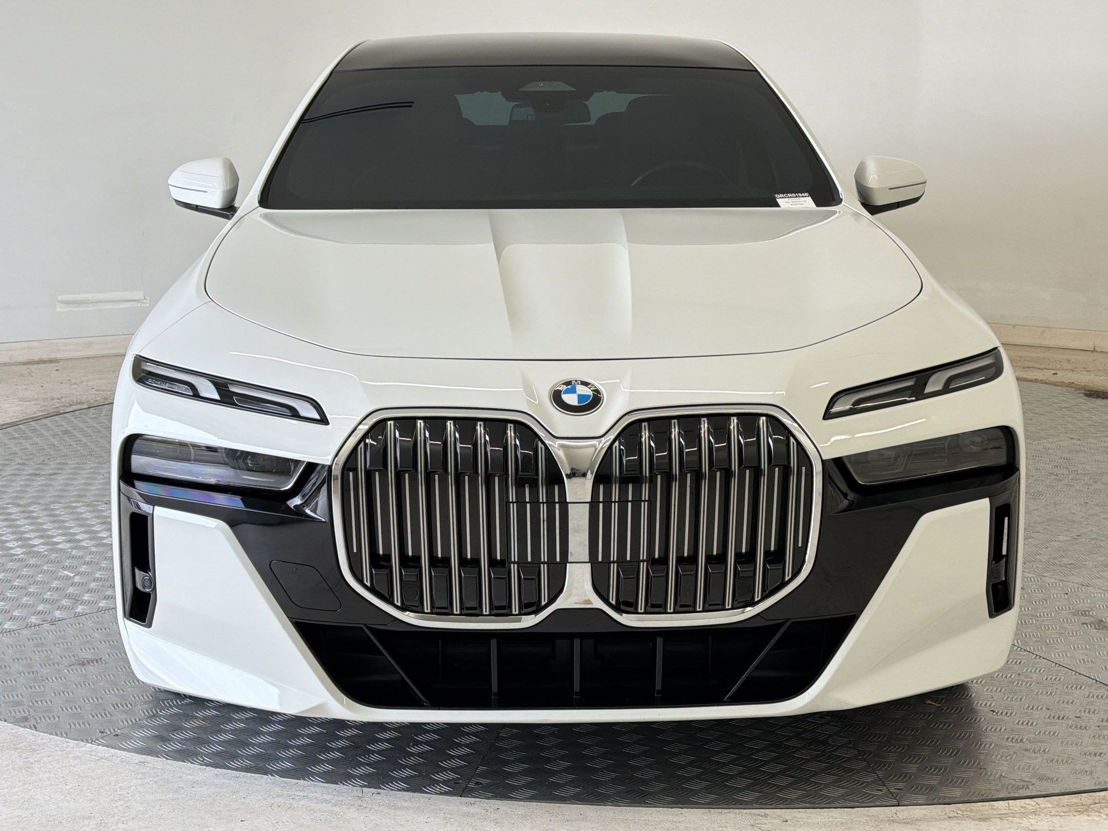 Certified 2024 BMW 760i xDrive AWD/4WD image 6
