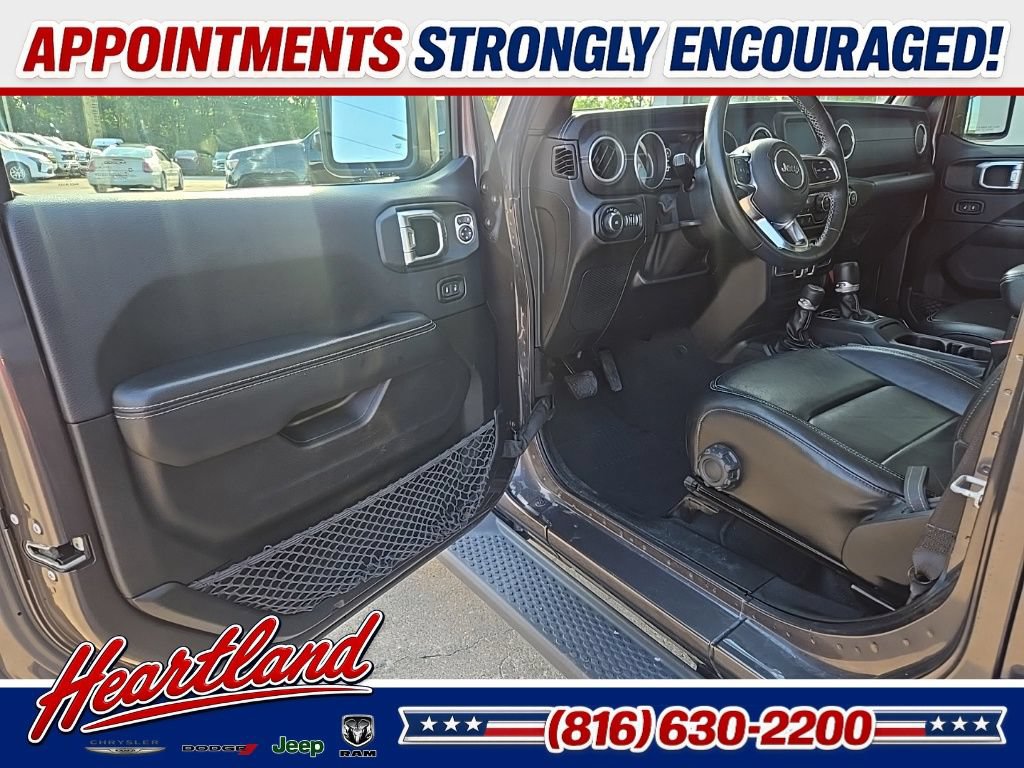 Used 2018 Jeep Wrangler Unlimited Sahara AWD/4WD image 28