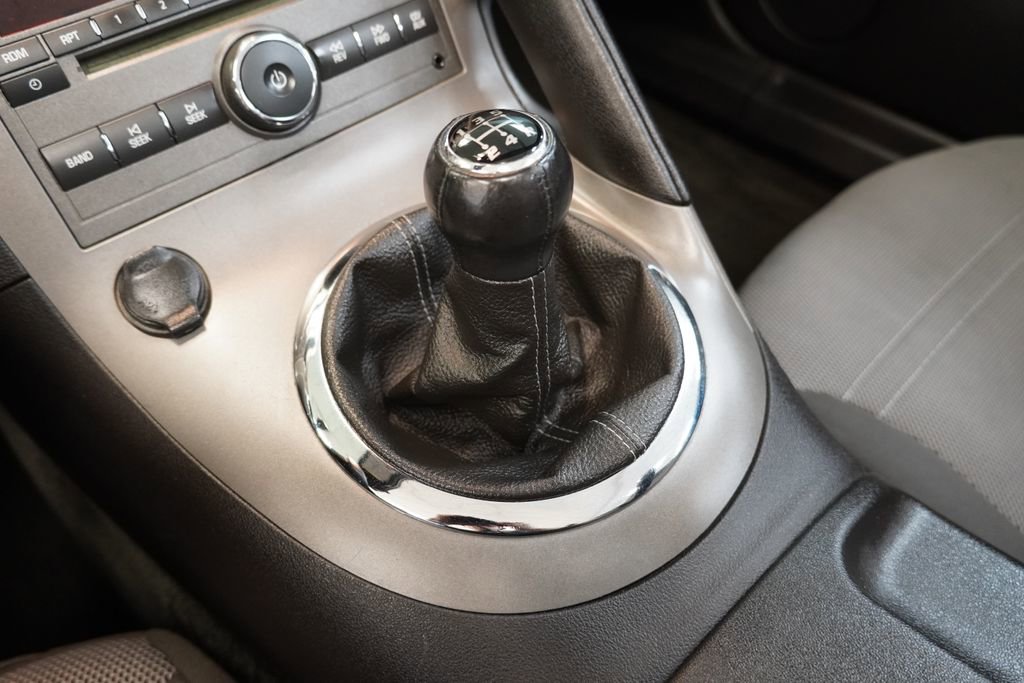Used 2007 Pontiac Solstice Convertible RWD image 17
