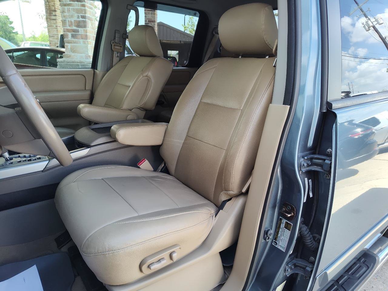 Used 2010 Nissan Titan LE RWD image 17