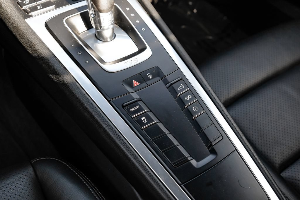 Used 2017 Porsche 718 Cayman RWD image 19