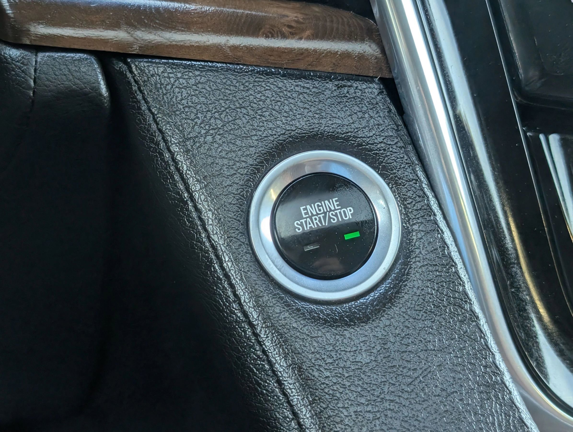 Used 2016 Cadillac Escalade Luxury image 30