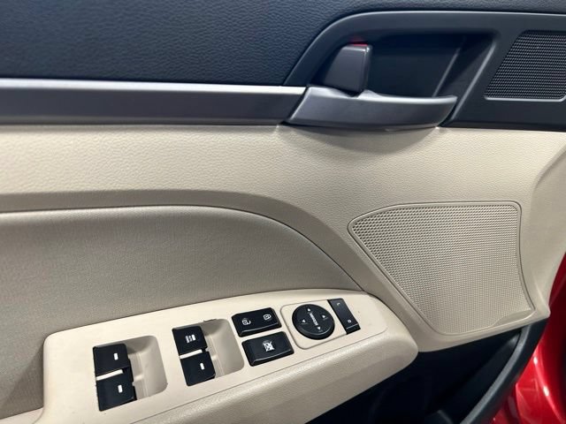 Used 2017 Hyundai Elantra SE FWD image 21